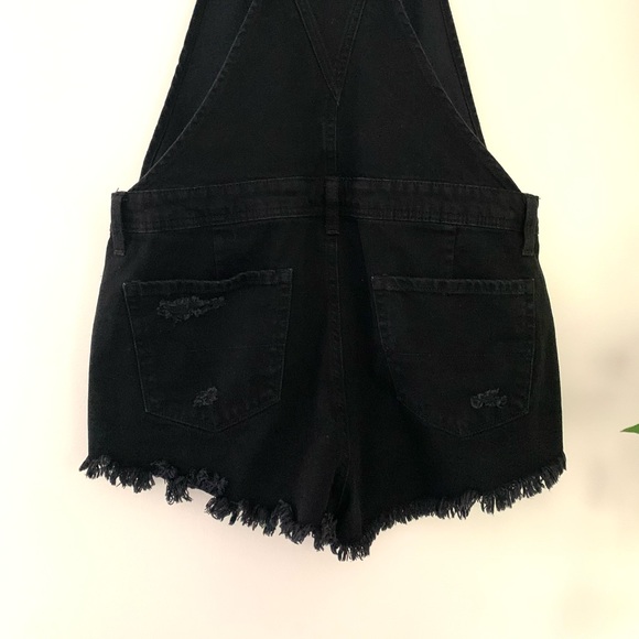 Black Overall Shorts - Picture 5 of 6